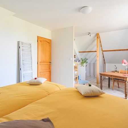 Chambres D'Hotes Les Colombes Montmort-Lucy Exterior foto