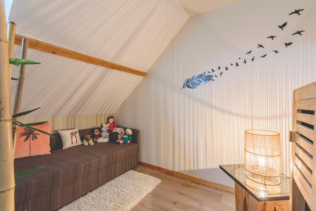 Chambres D'Hotes Les Colombes Montmort-Lucy Exterior foto